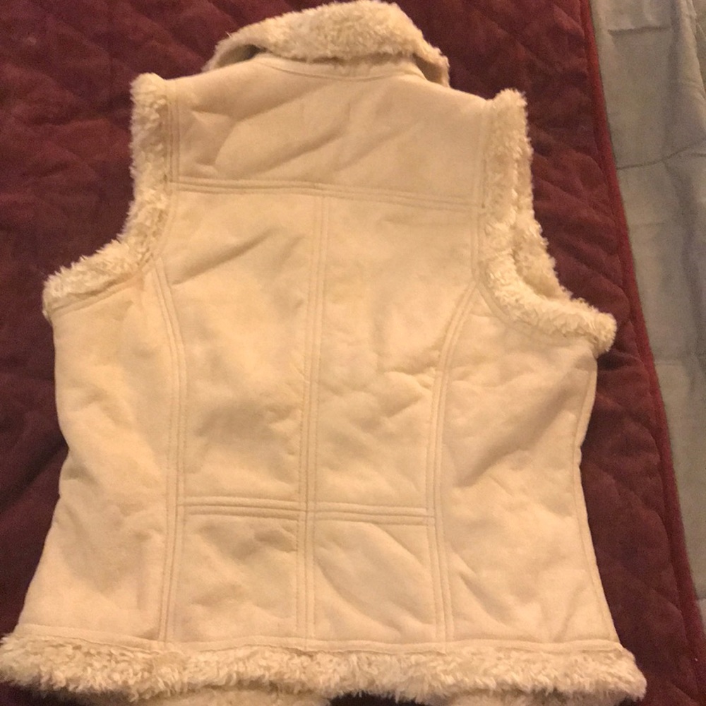 Vest - Picture 2 of 4